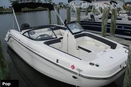 POPULAR ** BAYLNER DX 2200 - The room of a pontoon, $ 48,595