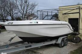 The room of a pontoon boat on deck and a fiberglas, $ 39,900