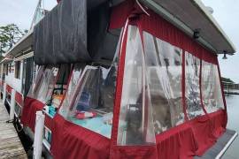 60' 1988 Sumerset houseboat. Hot tub on top deck. , $ 114,999