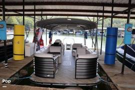 GREAT LOOKING TRIPLE TOON BOAT READY FOR THE WATER, $ 75,600