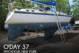 Great classic 37' Center console BLUE WATER boat BEING SOLD AS IS AND WHERE IS ONLY!!