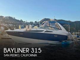 Sleek 2011 Bayliner 315 express cruiser that has b, $ 57,800