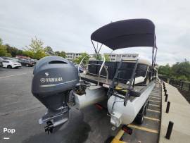 Well-equipped 2023 Sweetwater 2486 SB tritoon powe, $ 49,500