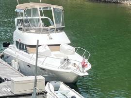 SPECTACULAR Silverton Sedan Bridge Motoryacht for , $ 34,000