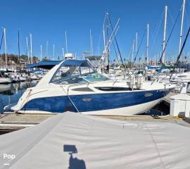 Your next escape: Sleek 2011 Bayliner 315 Express , $ 57,800